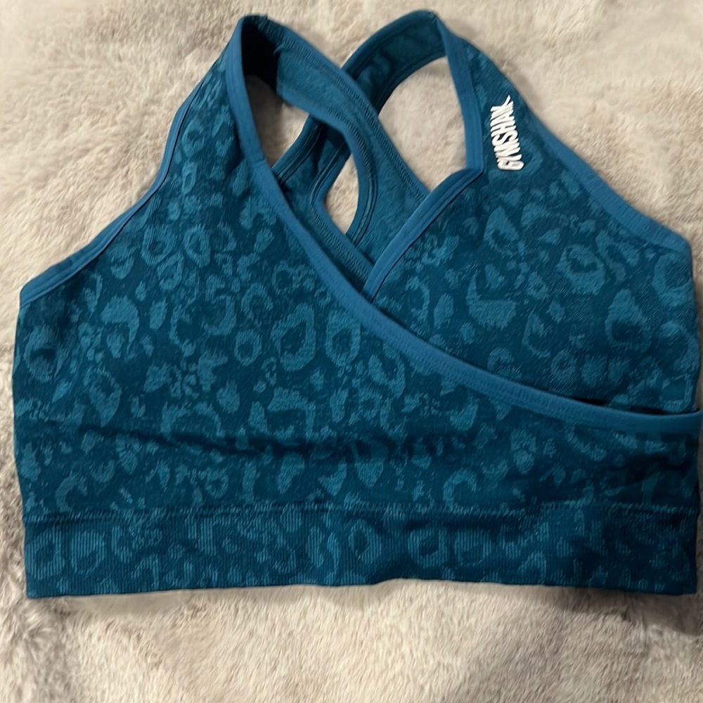 Gymshark sports bra size medium